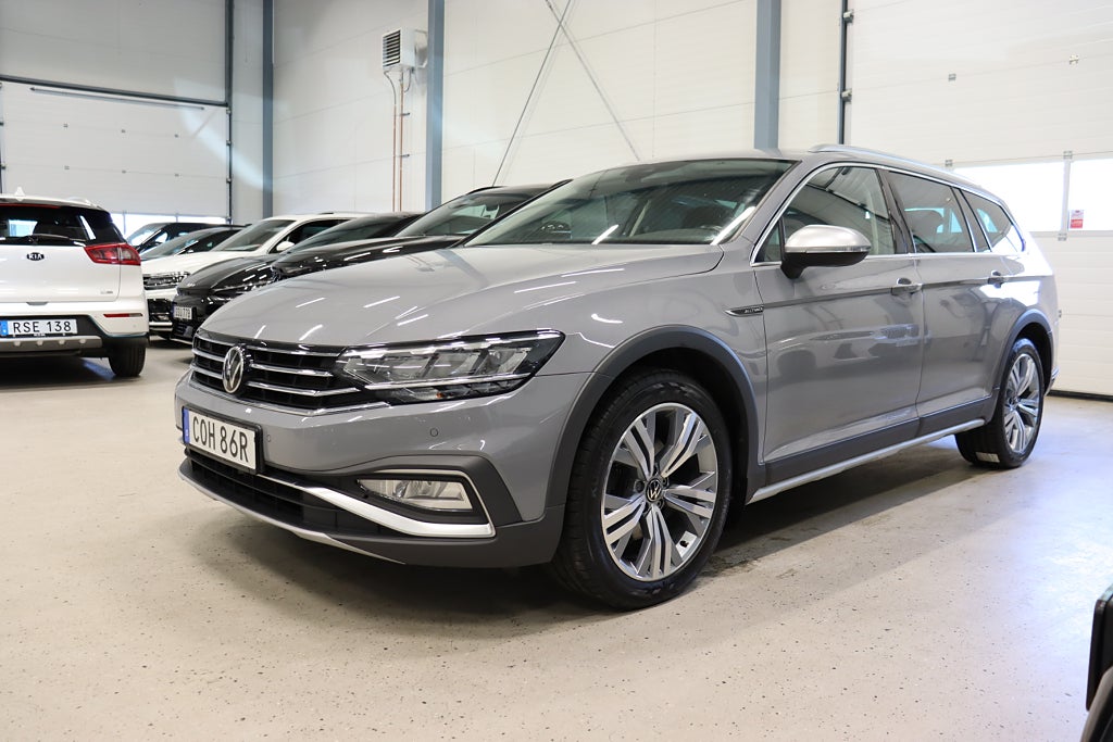 Volkswagen Passat Alltrack 2.0 TDI 4M Drag D-Värm B-Kamera Cockpit 200hk