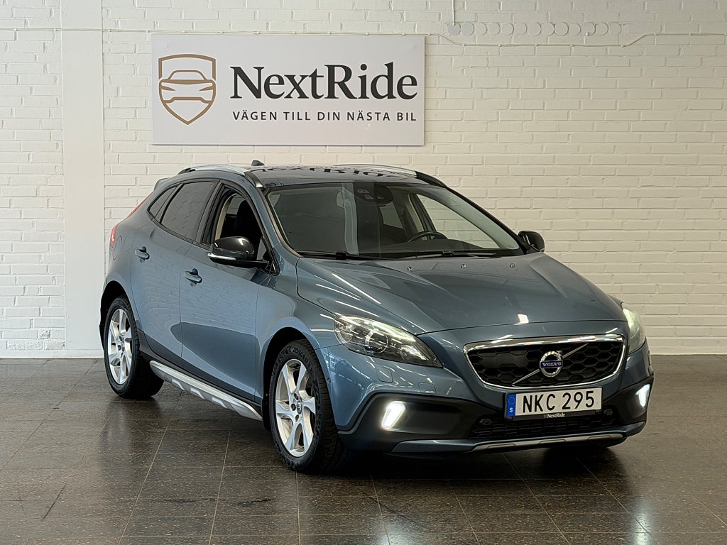 Volvo V40 Cross Country D4 Geartronic Summum|NyServad|NyBesiktigad|Pano|Automat