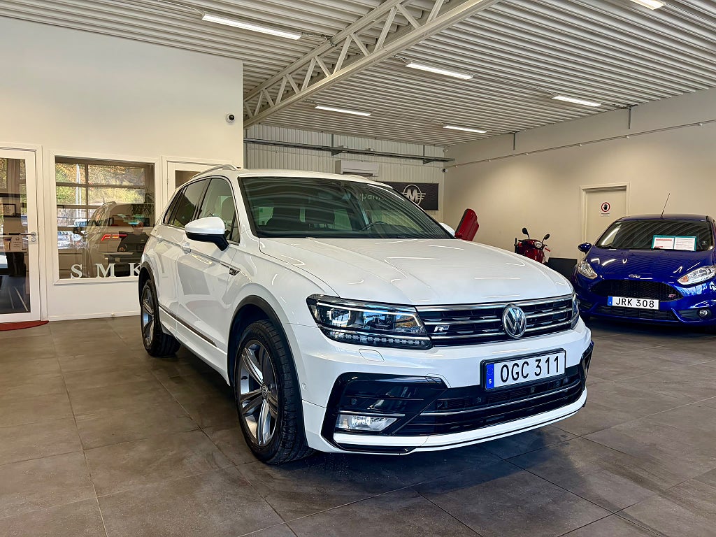 Volkswagen Tiguan 2.0 TDI SCR 4Motion R-Line Cockpit Adaptiv Farthållare