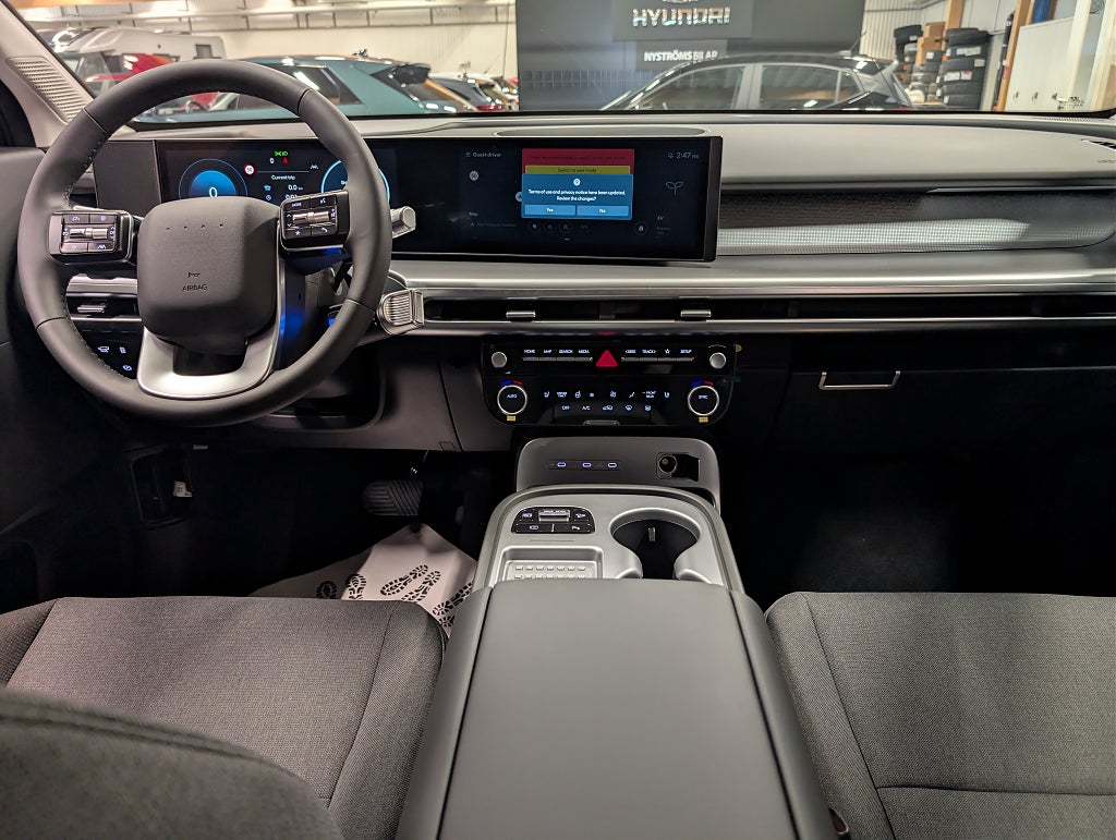 Hyundai IONIQ 9 Essential RWD 110 kWh *Snabb leverans* thumbnail