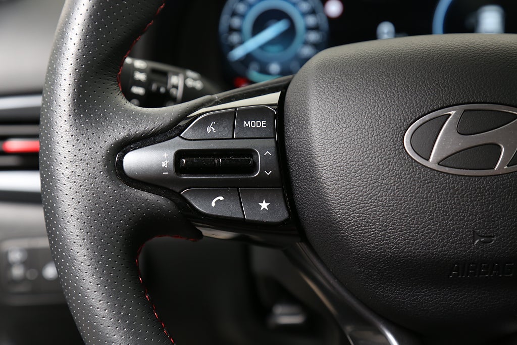 Hyundai i20 1.0 T-GDI MHEV DCT N-Line 100HK | Moms 2025