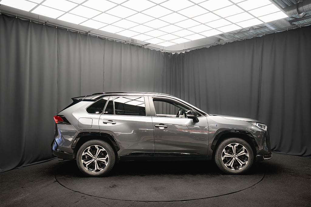 Toyota RAV4 Plug-in Hybrid AWD STYLE DRAG JBL M&K-VÄRMARE ELSTOL 1-ÄGAR