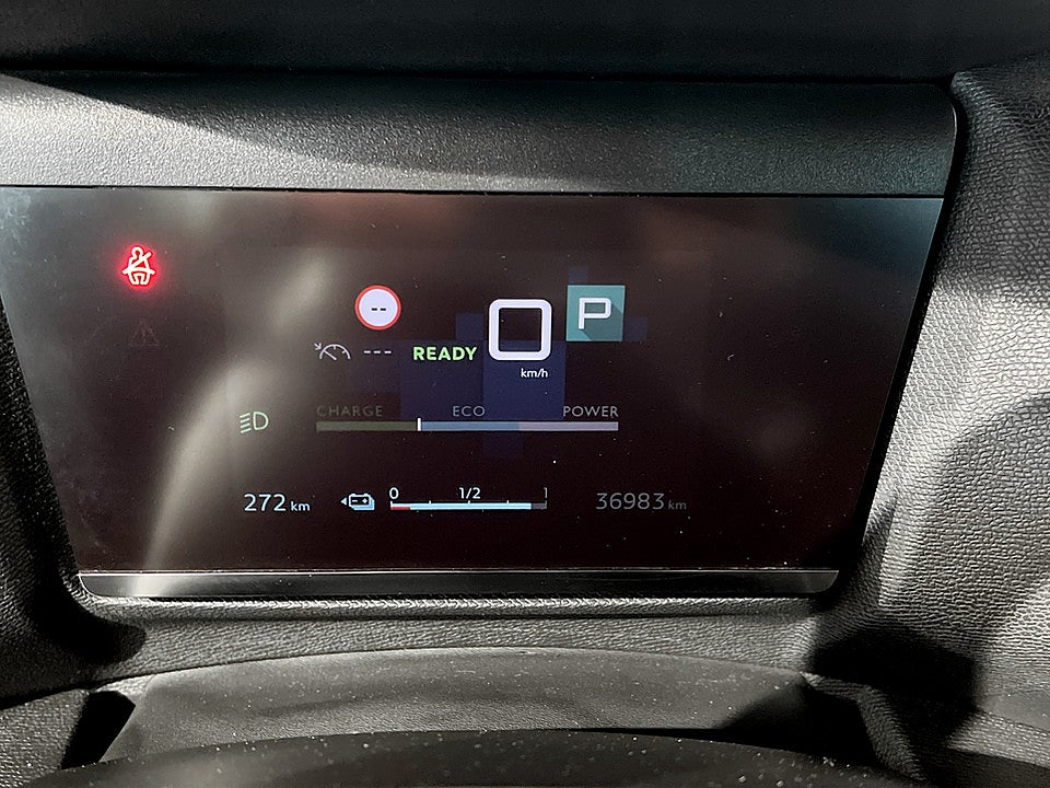 Bild på Citroen E-C4 Feel 50kWh 136hk Aut CARPLAY RATTVÄRME 