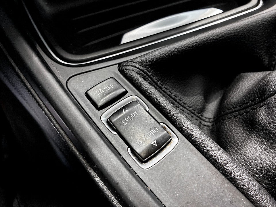 Bild på BMW 328i Touring Sport Line 245hk BACKSENSORER