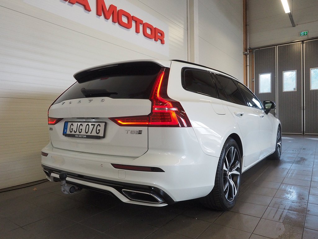 Volvo V60 T8 AWD 392hk R-Design | Drag | Pano | Navi | 2020