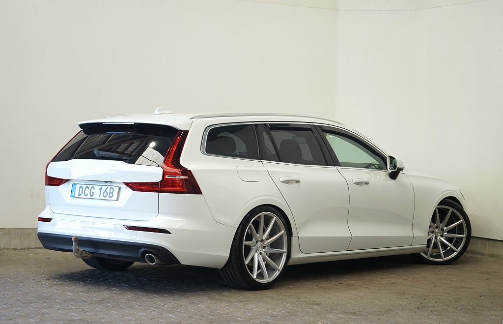 Volvo V60 D3 Automat Momentum Carplay Dragkrok B-kamera 150hk