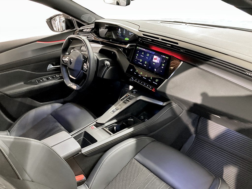 Bild på Peugeot 408 GT 1.2 PT 130hk Aut - CARPLAY, ELSTOL