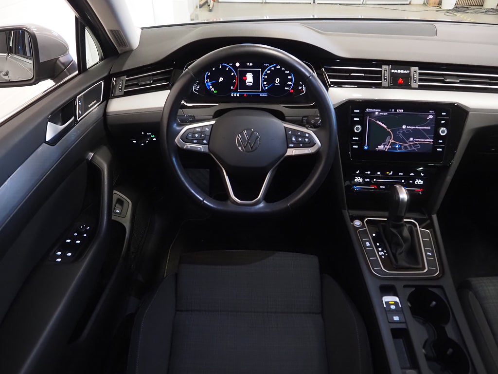 Volkswagen Passat SC 1.5 TSI 150hk DSG |Cockpit|Dynaudio|Drag|Värmare| 2022