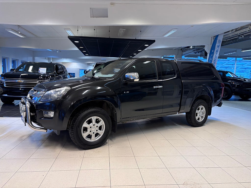 Isuzu D-Max Extended Cab 2,5 Shiro 4WD Aut 163 hk Kåpa *2,95% RÄNTA