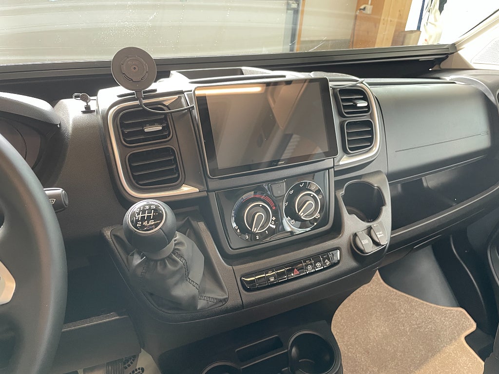 CHALLENGER F&S Edition / Solcell / Webasto / Litium / 5 bältad / Pop-Up - CHALLENGER