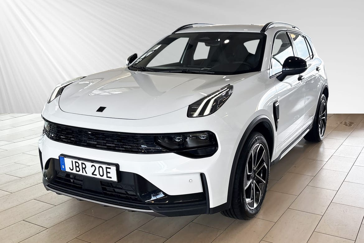 Lynk & Co 01 Core PHEV 2025, bild 6/10