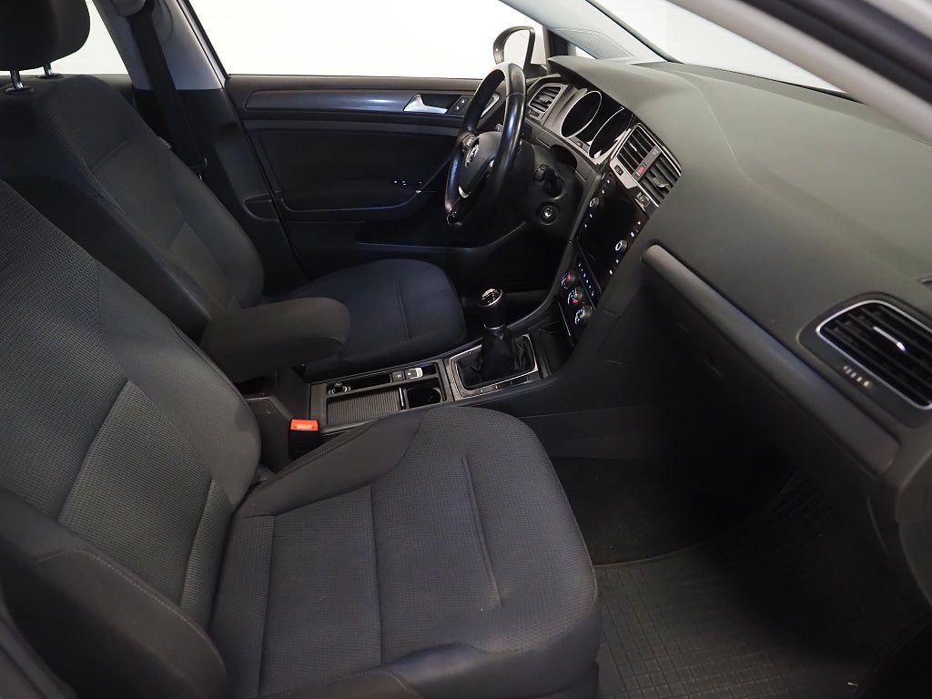 Volkswagen Golf Sportscombi 1.0 TSI 110hk |Panorama|Drag|Backkamera| 2018