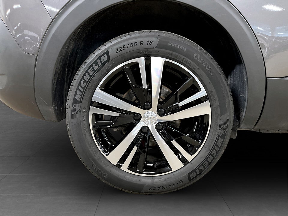 Bild på Peugeot 5008 GT 1.2 PT 130hk Aut 7-SITS B-KAMERA CARPLAY