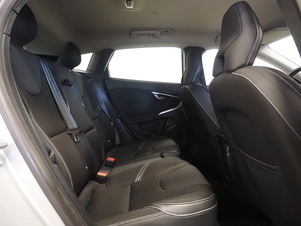 Volvo V40 D2 Momentum Dragkrok Kamrem bytt 2014
