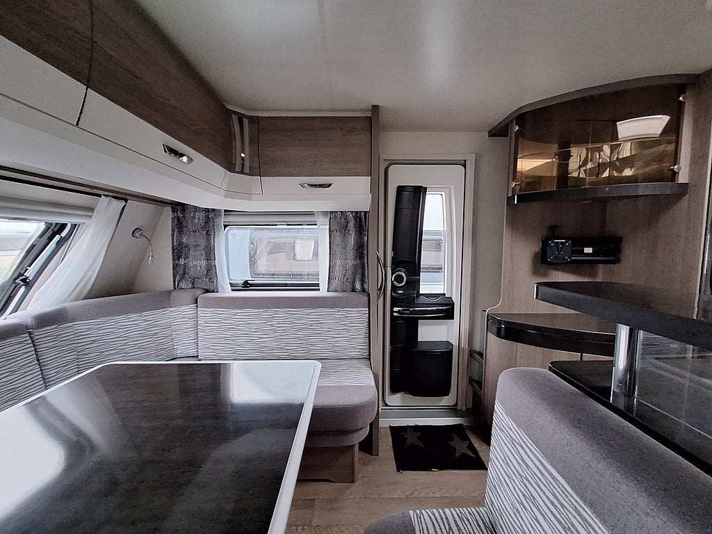 Hobby Prestige 660 WFC Dubbelbädd, Dusch, Kampanjprodukt!