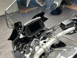 Yamaha MT-10 SP / Justerbara Fotpinnar & Regalge/ Sidoväskor / Hög ruta