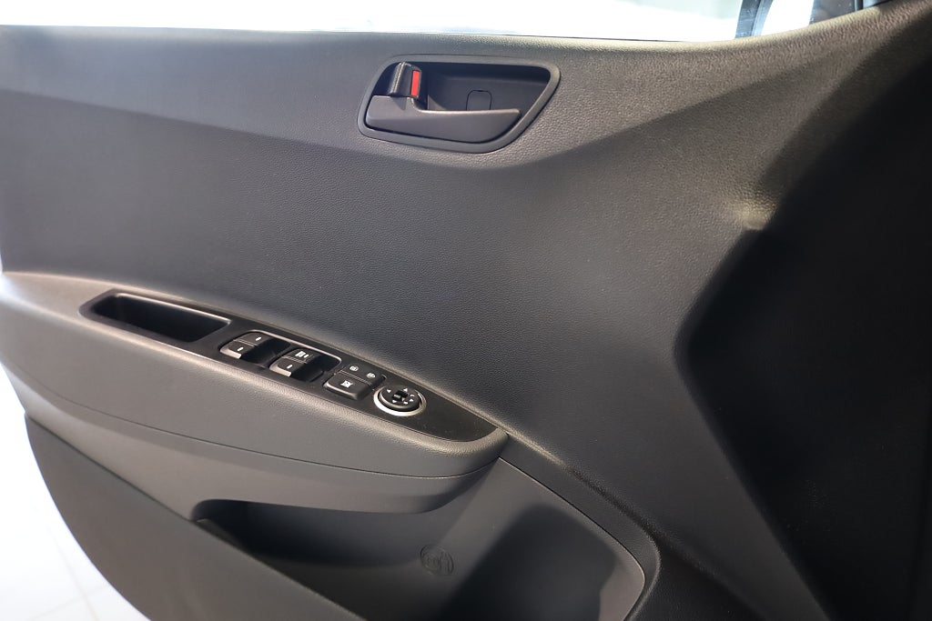 Hyundai i10 1.0 blue 67HK Comfort Rattvärme AUX USB 2018