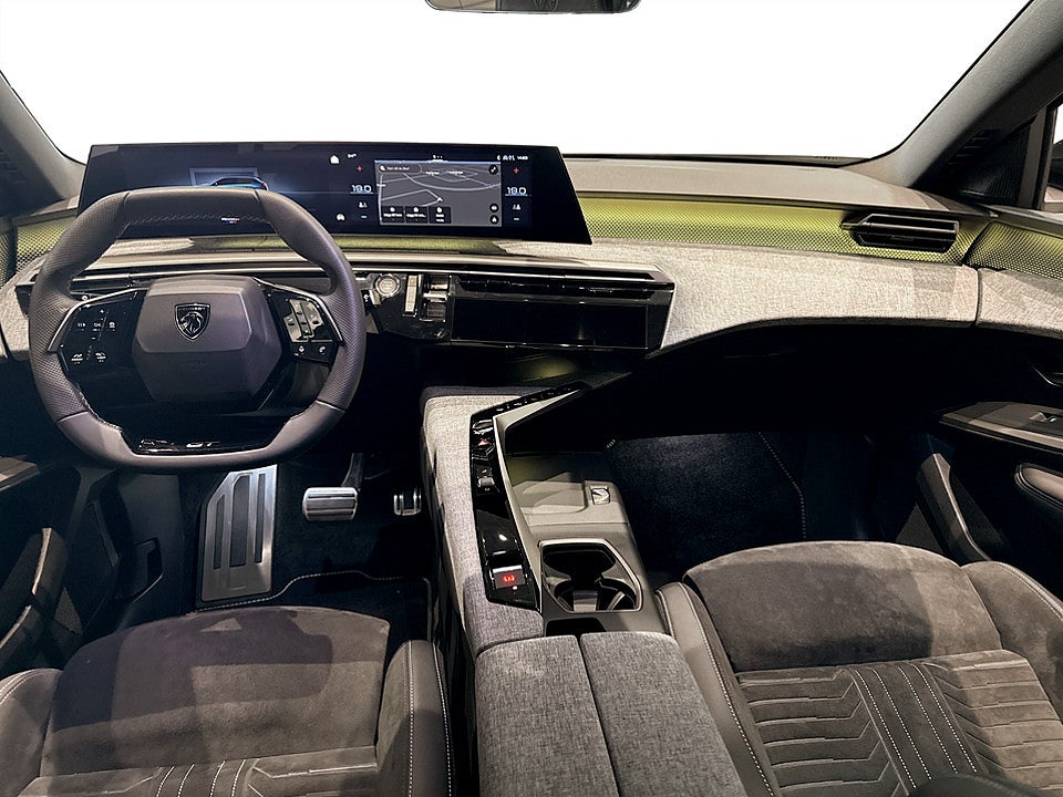 Bild på Peugeot 5008 GT Ultimate Hybrid 145hk Aut 7-SITS ELSTOL B-KAMERA