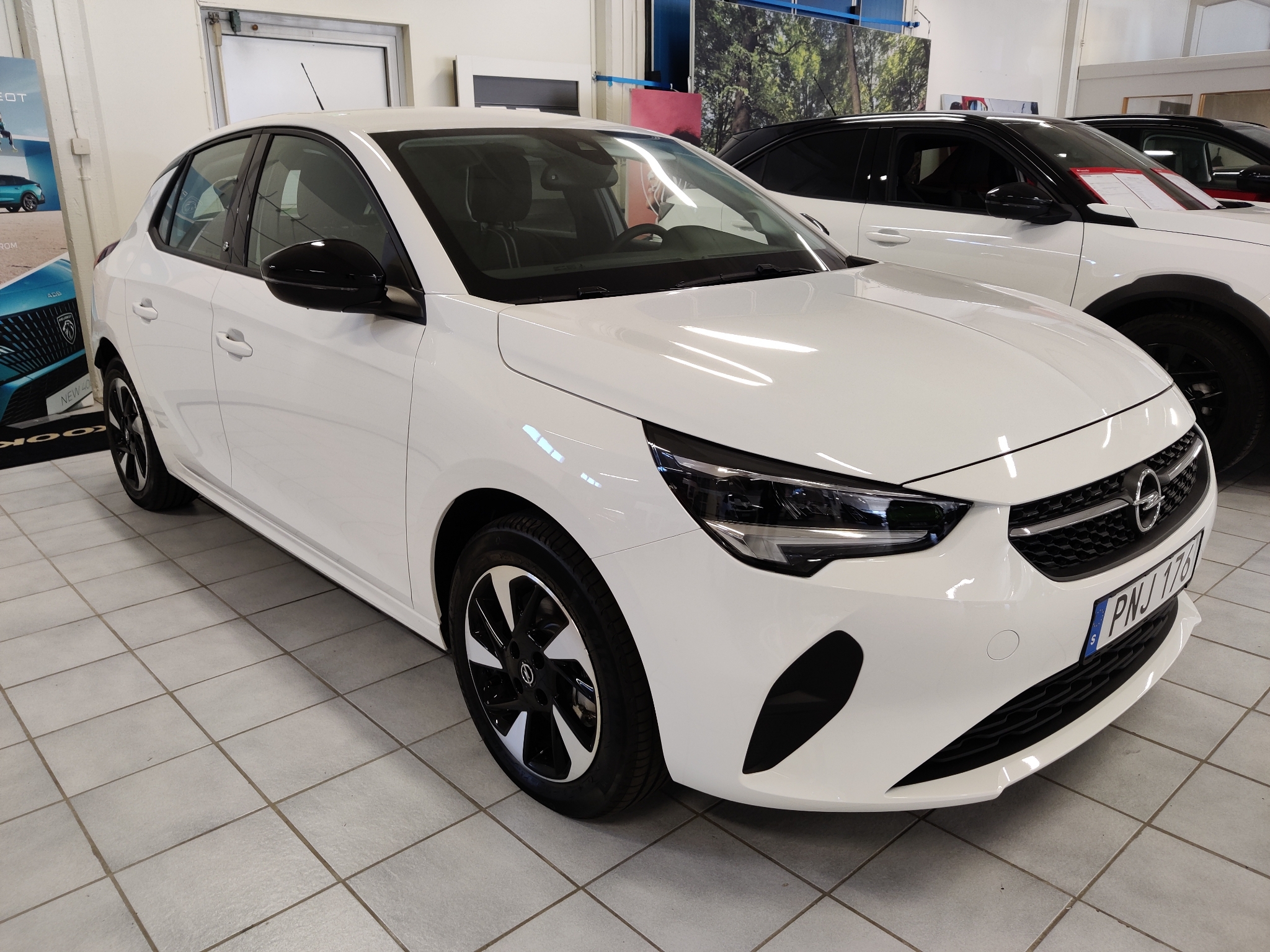 Opel Corsa-e E Design & Tech 50KWh 2023, bild 2/37