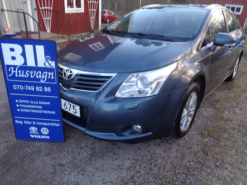 Toyota Avensis Kombi 1.8 NYBES U.A./NYSERVAD/FINANS/DRAG/ACC/FARTH