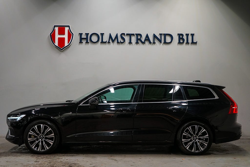 Volvo V60 Recharge T6 AWD Core Drag Pvärme Bkam Carplay 