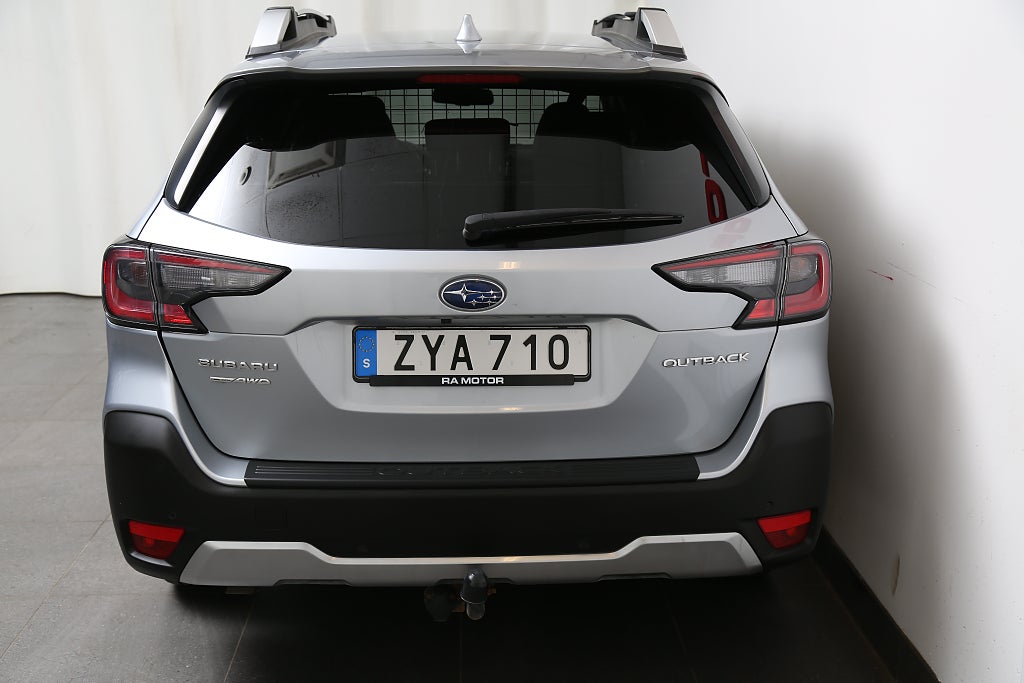 Subaru Outback 2,5i XFuel Touring AWD Skinn I Taklucka I H/K I Drag 2022