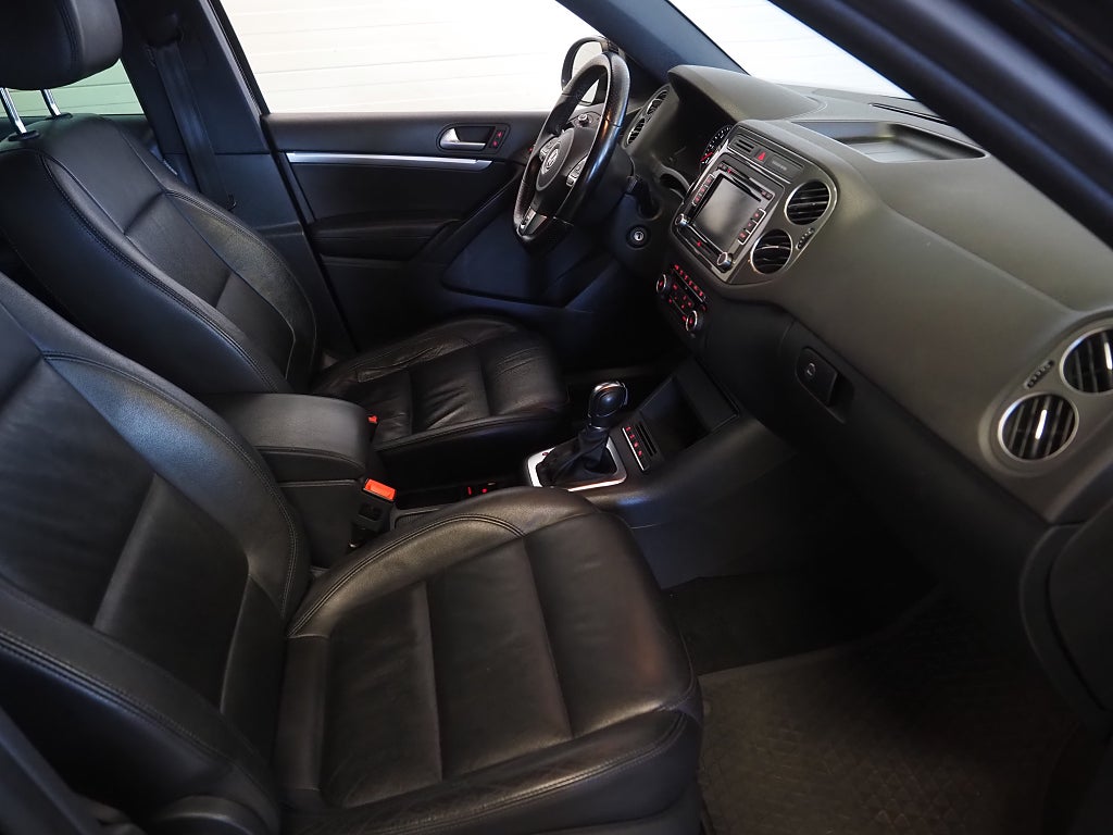 Volkswagen Tiguan 2.0 TDI 4Motion R-Line Pluspaket Pano Skinn Drag D-Värm