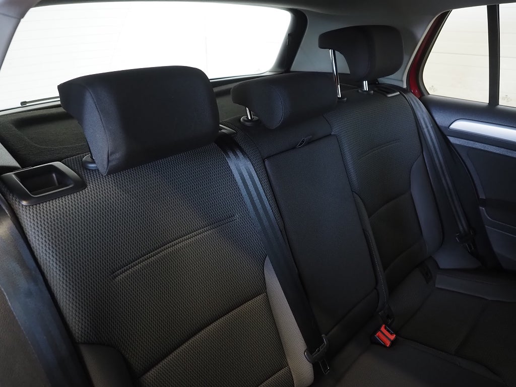 Volkswagen Golf 5-dörrar 1.2 TSI BMT Base | Bluetooth | Adaptiv farth | 2016