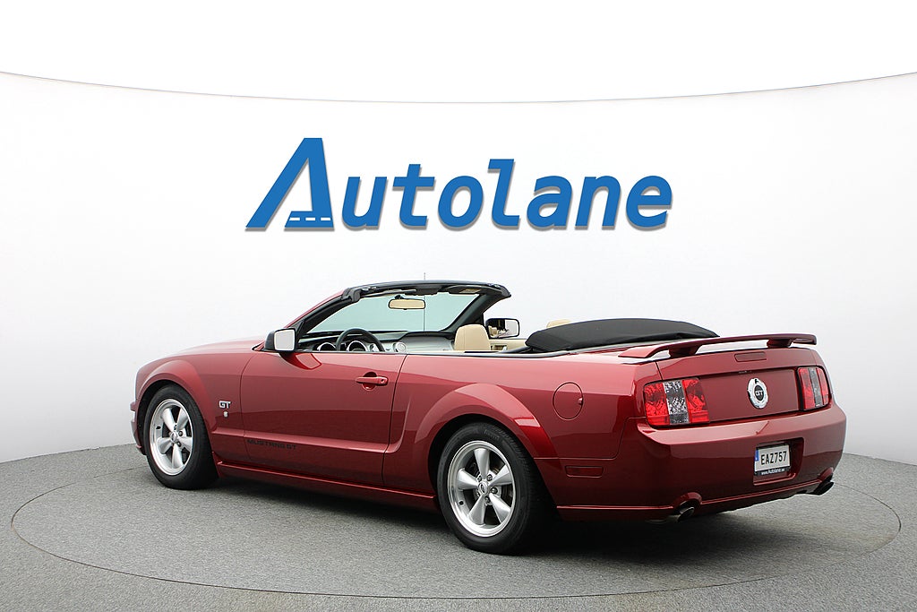 Ford Mustang GT Cabriolet 4.6 V8 Automat, Skinn 304hk