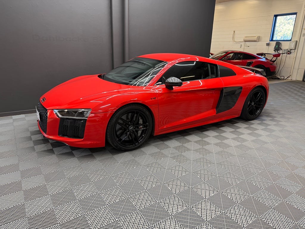Audi R8 V10 plus 5.2 V10 FSI quattro S Tronic