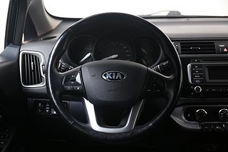 Halvkombi Kia Rio 8 av 17