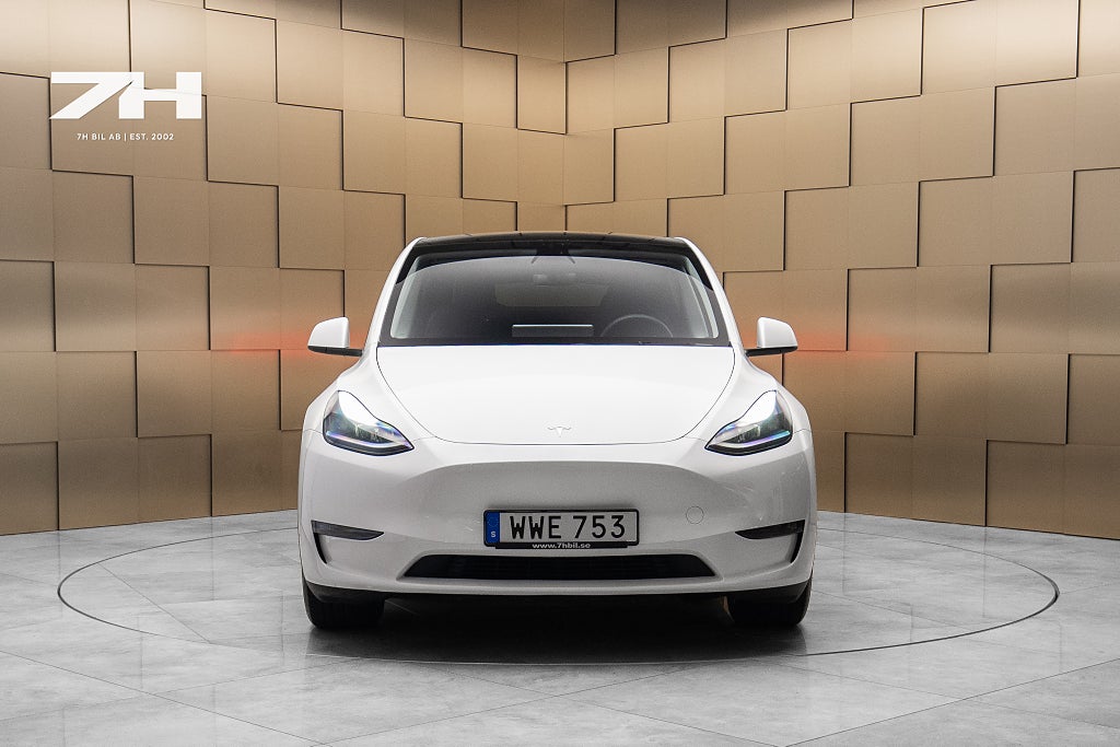 Tesla Model Y Long Range AWD / Pano / Autopilot