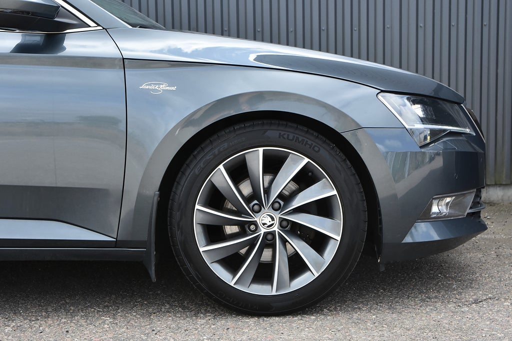 Skoda Superb 2019 - miniatyr 4