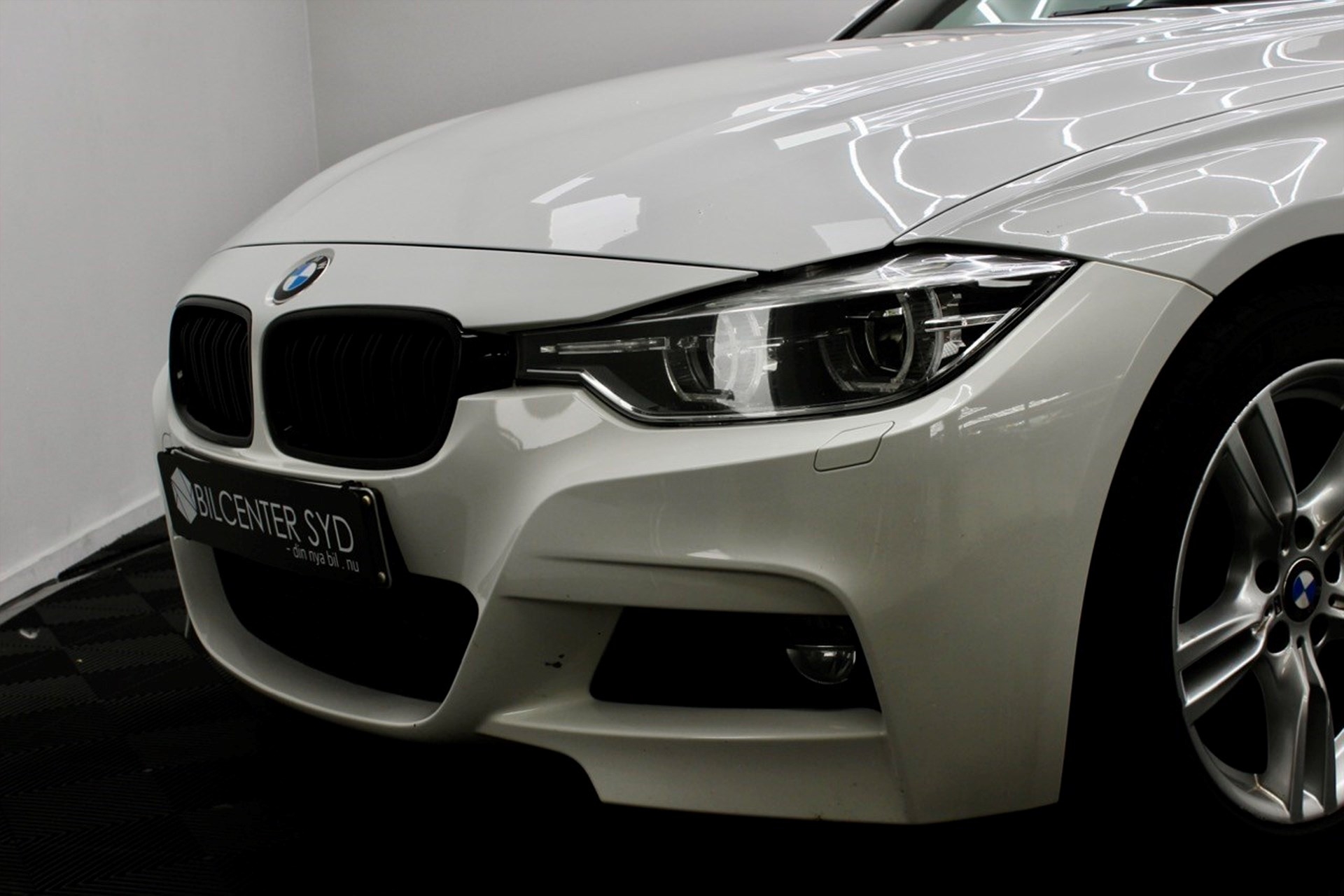 BMW 320 320d Touring M-Sport 2019, bild 2/56