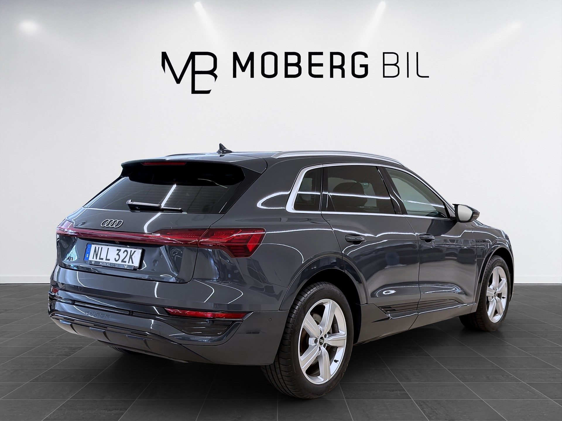Audi Q8 55 e-tron quattro 408hk 2024, bild 6/77