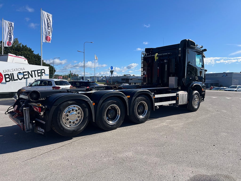 Mercedes-Benz Arocs 3251 Tridem Lastväxlare, Fullt Plogutrustad