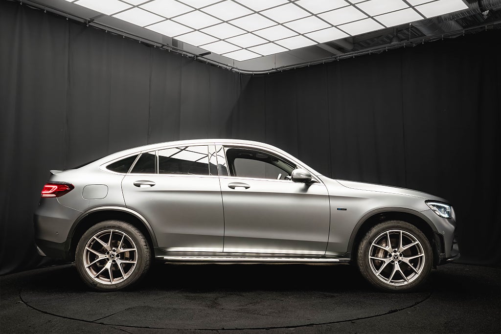 Mercedes-Benz GLC 300 e Coupé 4M AMG MAGNO PANO 20'' BUR 360° 1-ÄGARE MOMS