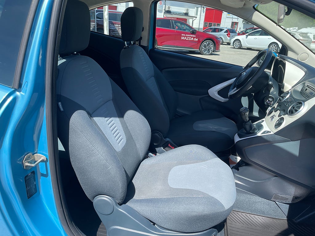 Ford Ka 1.2 Titanium 69 hk ENDAST 8692 mil