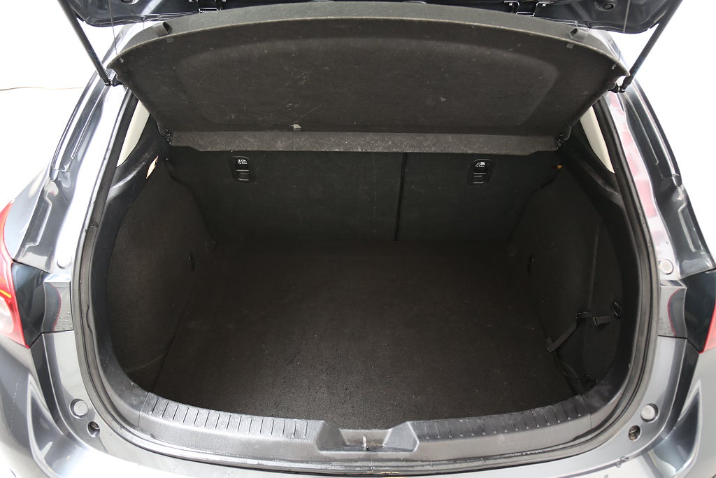 Mazda 3 2,0 SKYACTIV-G 165hk Head up Skinn BOSE Motorv Drag 2016