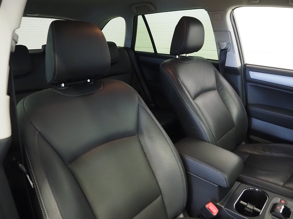 Subaru Outback 2.5 4WD 175hk Lineartronic Ridge Drag M-Värm Kamera 2017