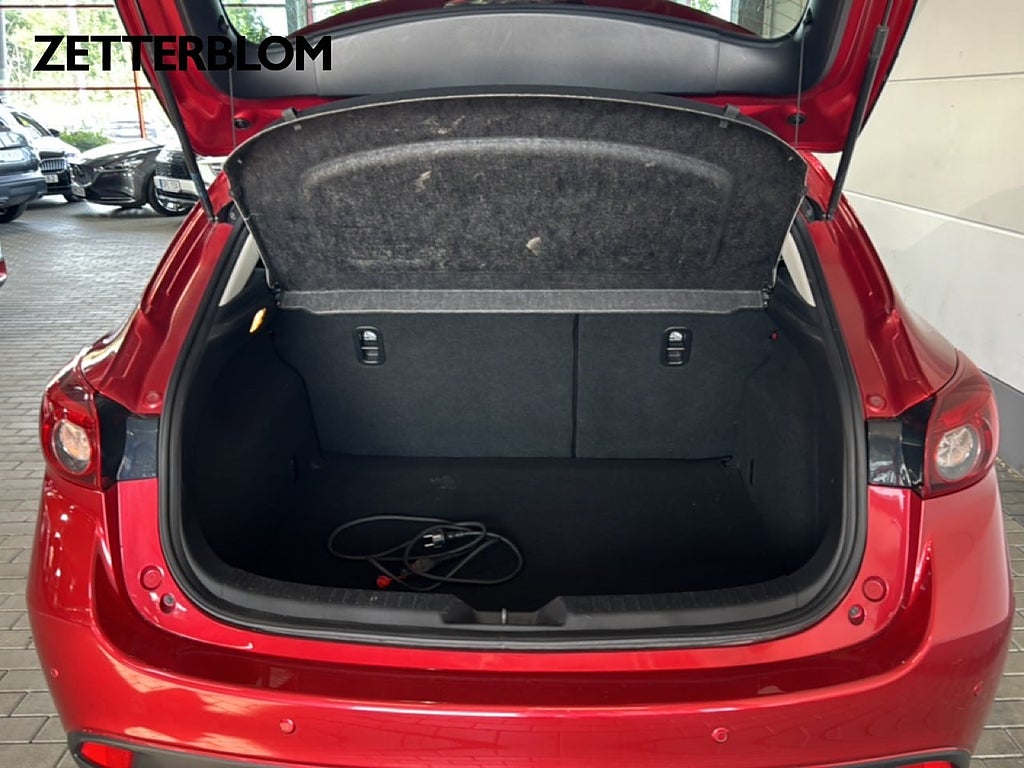 Halvkombi Mazda 3 6 av 14