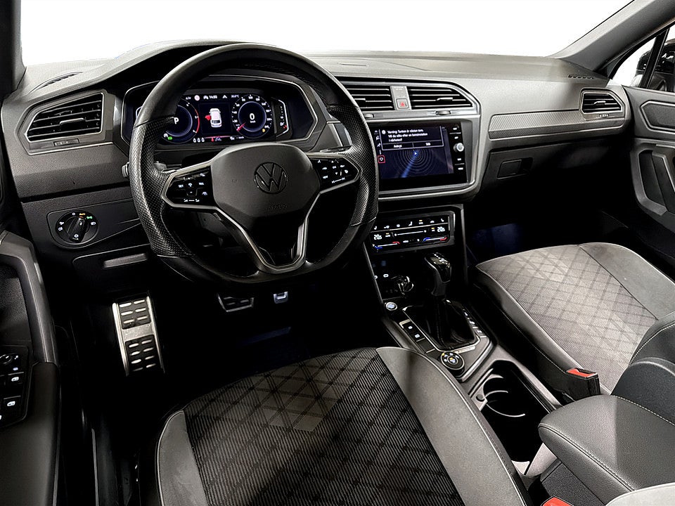 Bild på Volkswagen Tiguan R-Line Allspace 2.0 TDI 200hk Aut 4M R-LINE B-KAMERA