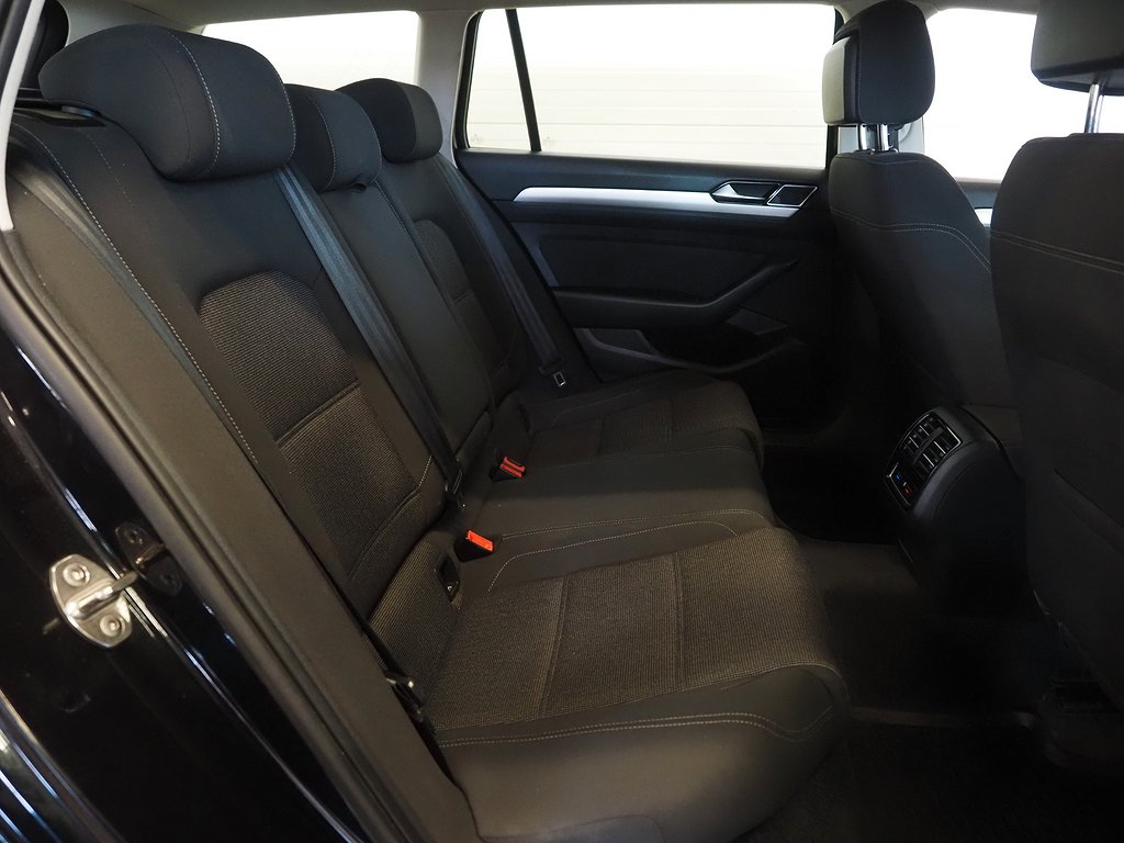 Volkswagen Passat Sportscombi 2.0 TDI Drag D-Värm Kamera 2015