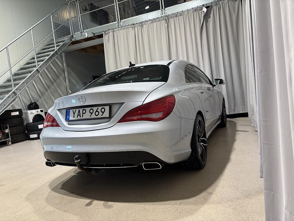 Mercedes-Benz CLA 200 7G-DCT Urban Line Bkam Pano Skinn Navi Drag Ambligh