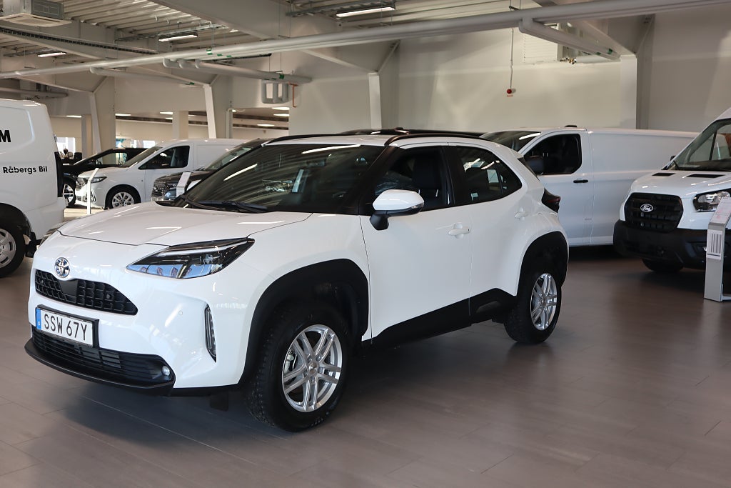 Toyota Yaris Cross Hybrid 116hk e-CVT Active Plus *V-hjul*