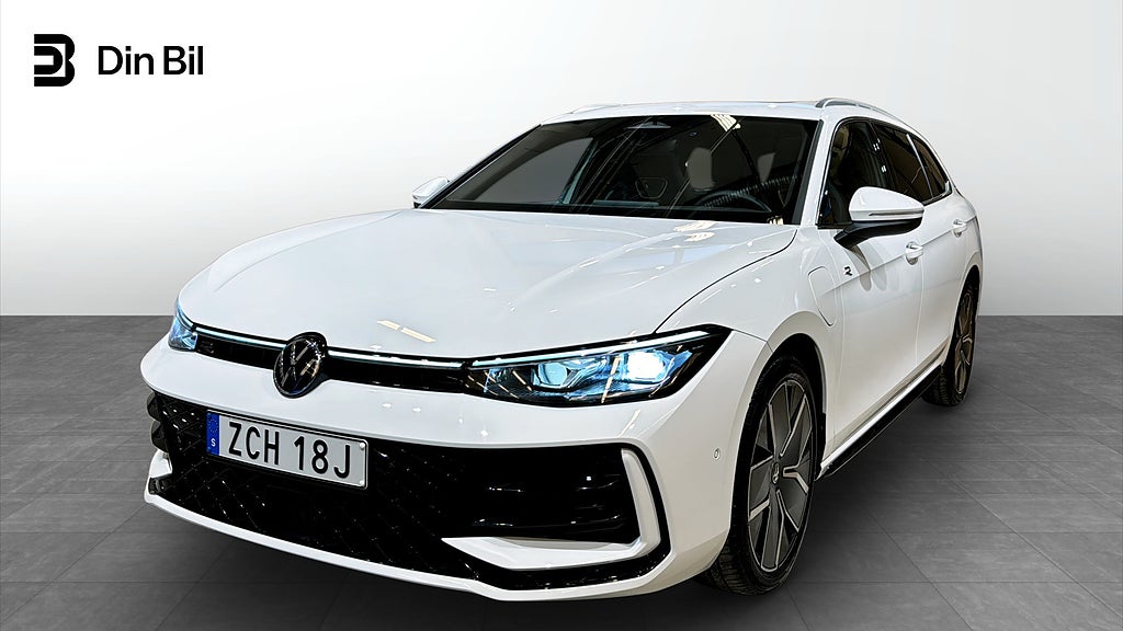 Volkswagen Passat R-Line eHybrid DSG P-värmare/Drag/Panorama