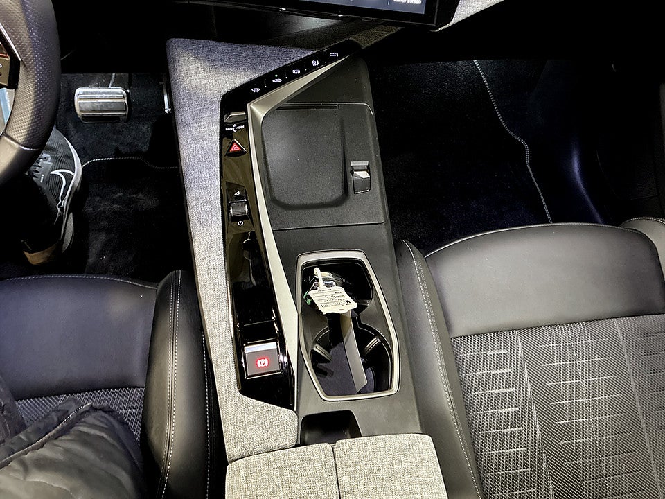 Bild på Peugeot 5008 GT Hybrid 145hk Aut 7-SITS B-KAMERA CARPLAY
