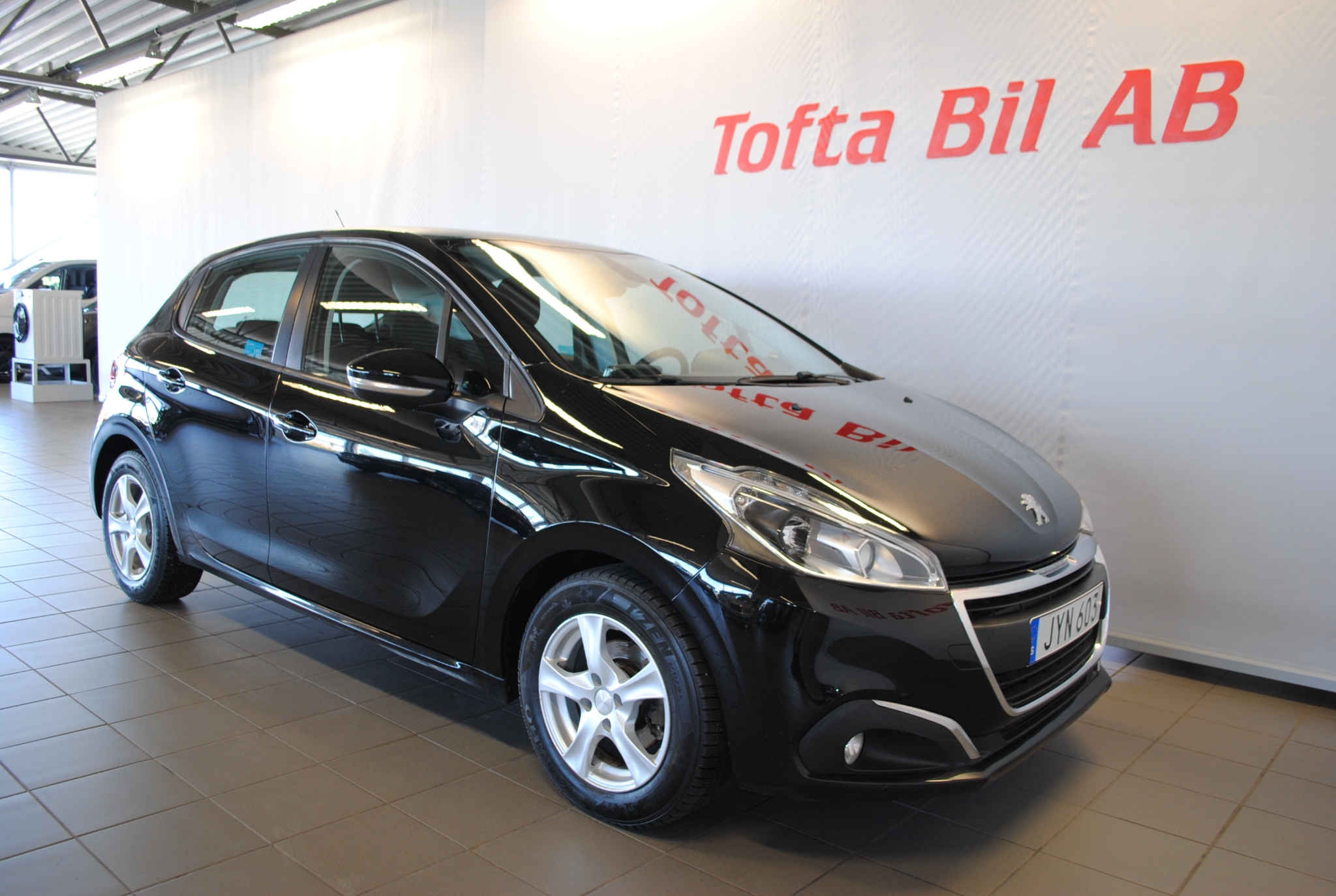 Peugeot 208 82hk 2016, bild 2/37