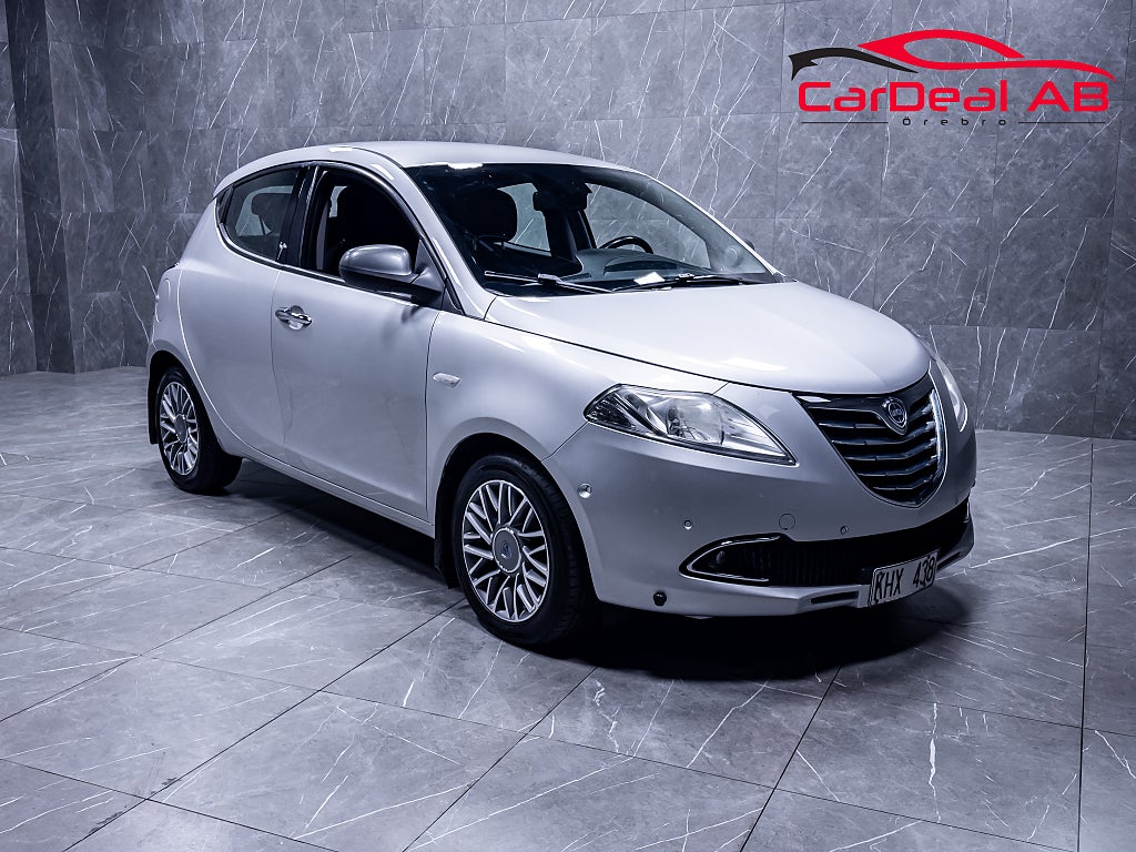 Lancia Ypsilon 0.9 TwinAir Gold Farthållare Billig skatt 360kr