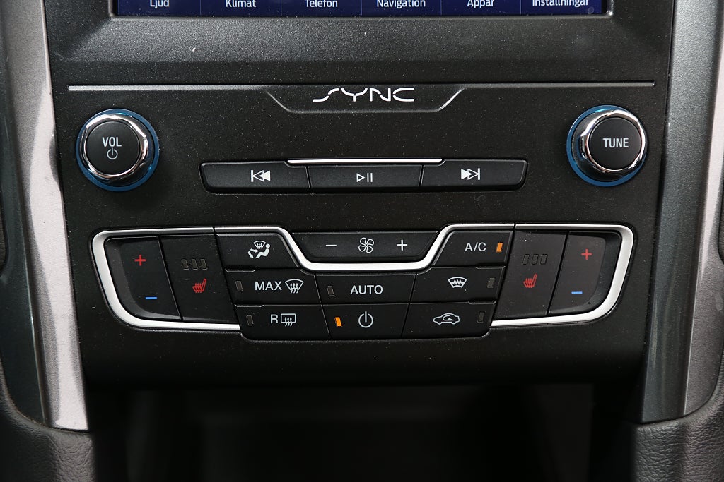 Ford Mondeo Hybrid E-CVT Titanium Aut 187hk Kombi Navi Dragkrok 2022
